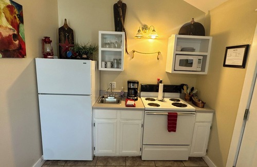 Fredericksburg Cottage | Abby's Place 5 - Cowgirl Up!