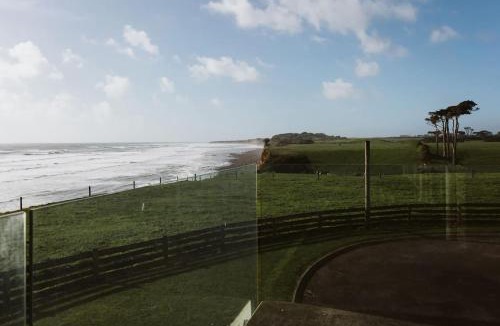 Bell Block Apartment | ABC on Wanaka Bay - beachfront home w. ocean views