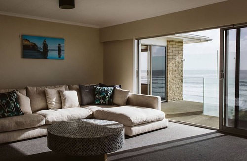 Bell Block Apartment | ABC ON WANAKA BAY SUPPORT LOCAL