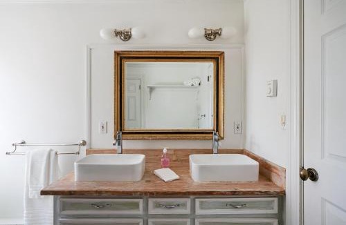 New Preston House | ABC Stay - Connecticut Five Bedroom Home