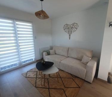 Aydoilles House | Abeille