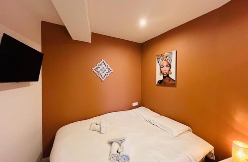 Falaise Apartment | Abelia YourHostHelper