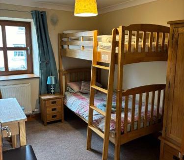 Aberystwyth House | Aberystwyth Ilar Cottage,