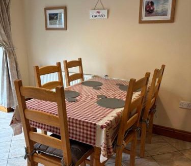 Aberystwyth House | Aberystwyth Ilar Cottage,