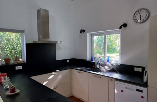 Esplas House | Abgeschiedens Haus mit Aussicht auf die Pyrenäen. Geeignet für Familien