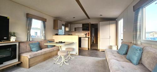 Selsey Other | Abi Summer Breeze - West Sands