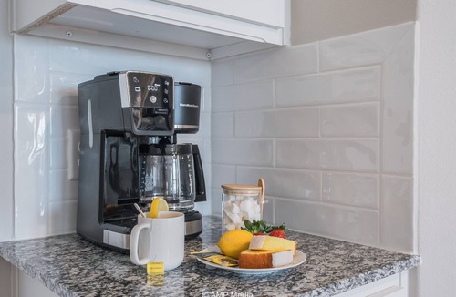 Abilene House | Abilene Heritage - Contemporary Elegance Downtown