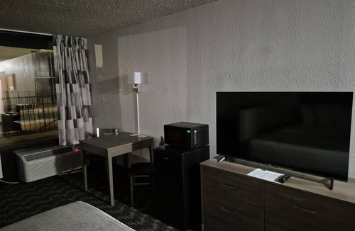 Abilene Hotel | Abilene Whitten Inn