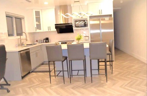 Piedmont House | Abode #2 New Modern Luxe Spacious 2B/2B EV Charger