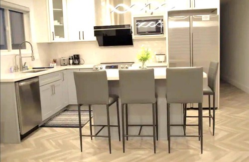 Piedmont House | Abode #2 New Modern Luxe Spacious 2B/2B EV Charger