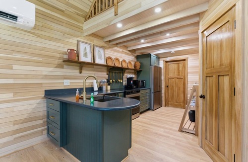 South Bloomingville Cabin | Abode at Blue Creek | NEW Hot Tub, Arcade