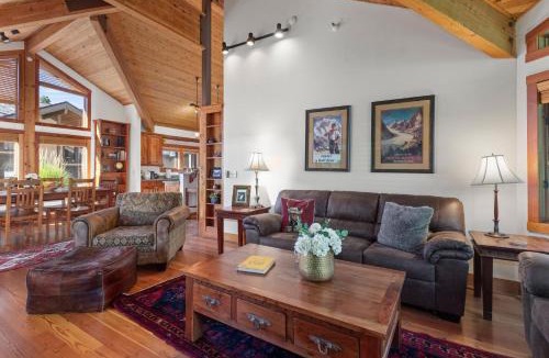 Deer Valley House | Abode at Crescent Cabin