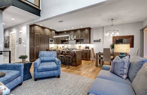 Park City Condo | Abode at Fairway Springs, walk to gondola, canyons shuttle, hot tub