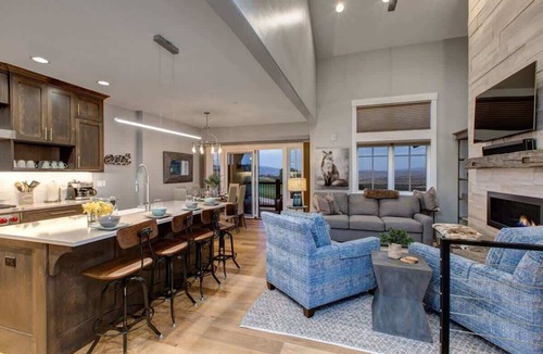 Park City Condo | Abode at Fairway Springs, walk to gondola, canyons shuttle, hot tub