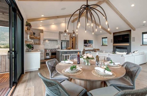 Kamas House | Abode at Journey's End, hot tub, fire pit, lake access, estate