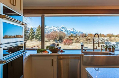Jackson House | Abode at Sage Springs, Teton views, guest house