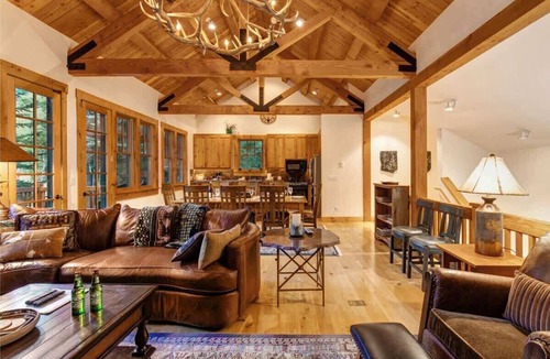 Granite Ridge House | Abode at the Homestead, walk to slopes, hot tub