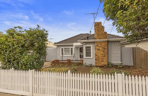 Yarraville House | ABODE ON ADENEY FREE WIFI PET FRIENDLY