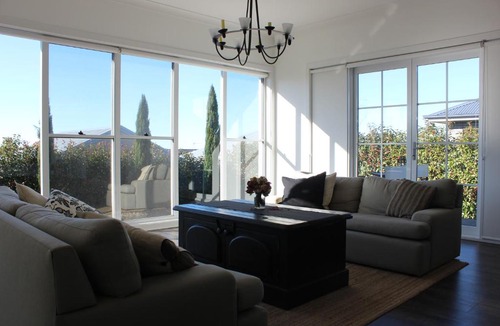 Renwick House | Abode with a View