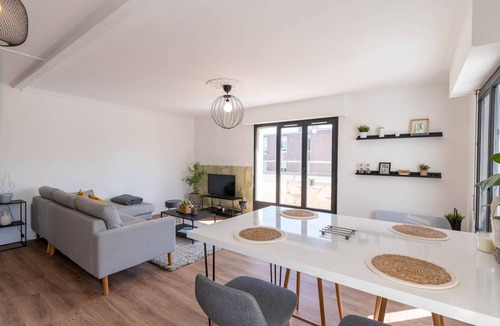 Cergy Apartment | Abondance - Urban, bright and stylish