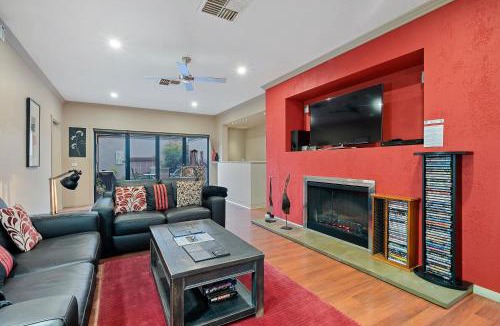 Mansfield Apartment | About Time Retreats- Studio Seven