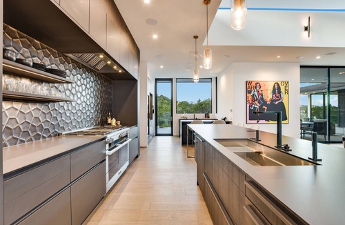 West Lake Hills House | Above Accolade I Luxury Services I Pool/Spa I Sauna I Ping Pong I Luxe Decor