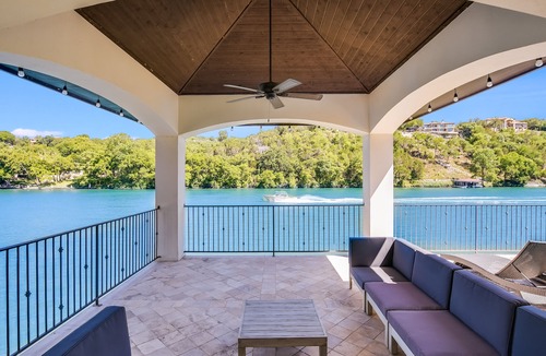 Lower Basin Lake Travis House | Above Autograph I New Remodel | Lakefront Lake Austin | Pool&Spa | Theater