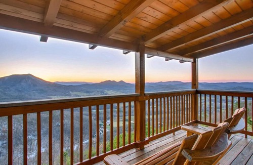 Smoky Mountains House | Above Awe Cabin