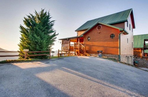 Smoky Mountains House | Above Awe Cabin