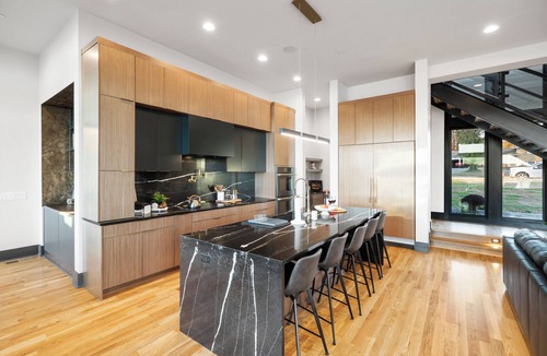 Hendersonville House | Above Glass House on Old Hickory