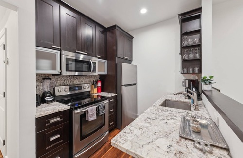Logan Circle Apartment | Above Ground 1BR with Kitchen, Washer/Dryer & AC!