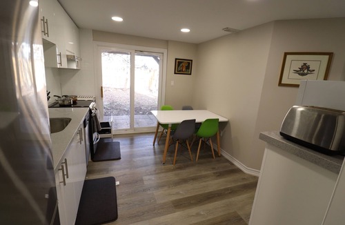 Thornhill House | Above Ground 2-bedroom townhome with Private backyard/bbq in Thornhill