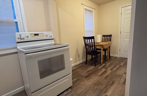 Bedford Apartment | Above It All. Chic 2-BR Apt with AC, WiFi in Bedford. We are hands on Owners.