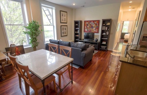 Shaw Apartment | Above Maxwell Wine Bar - Super Central 2Bed 2Bath!