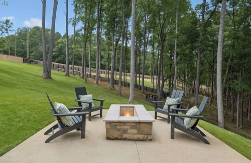 Marrowbone House | Above Nashville Bison Ranch | Private | Wildlife Preserve |