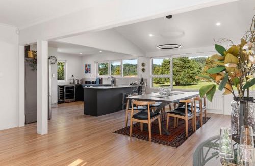 Rotorua Villa | Above Par Golf Course Villa with Hot Tub 4bd3bth