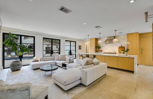 The Ravine House | Above Splendor l 5 Bedrooms l Pool & Spa l Pickleball I Services