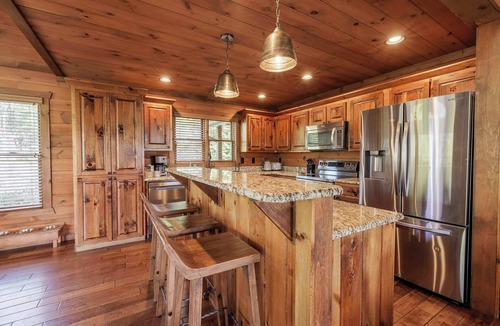 Blue Ridge Cabin | Above The Clouds Cabin: Hot Tub, Mountain Views & Hiking Trails!