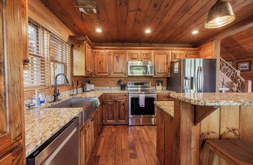Blue Ridge Cabin | Above The Clouds Cabin: Hot Tub, Mountain Views & Hiking Trails!