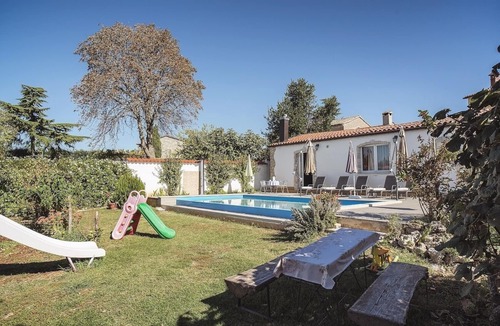 Kanfanar Apartment | Above the Limfjord lies this Apartment with pool