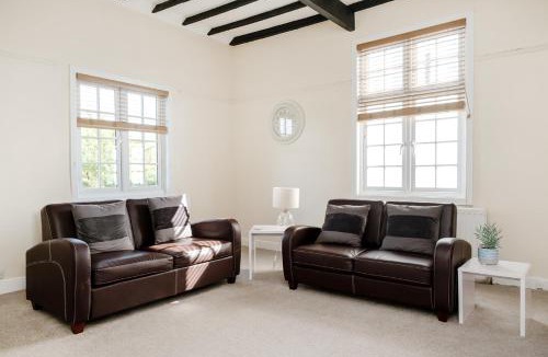 Barnt Green Apartment | Above The Pub