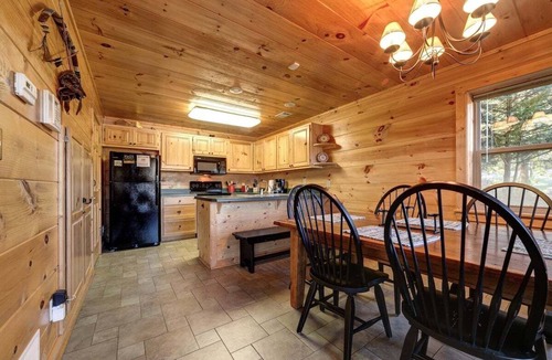 Helen House | Above The Rest - Tranquil Cabin Overlooking Helen