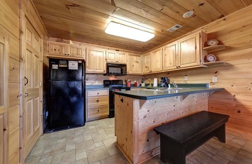 Helen House | Above The Rest - Tranquil Cabin Overlooking Helen