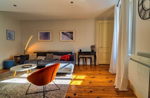 Cauterets Apartment | Above the roofs