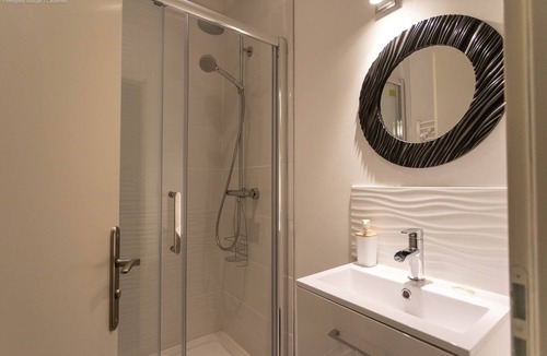 Cauterets Apartment | Above the roofs