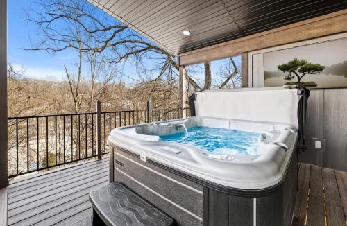 Bentonville House | Above The Trees-Hot Tub-On MTB Trail-Unique&Luxury