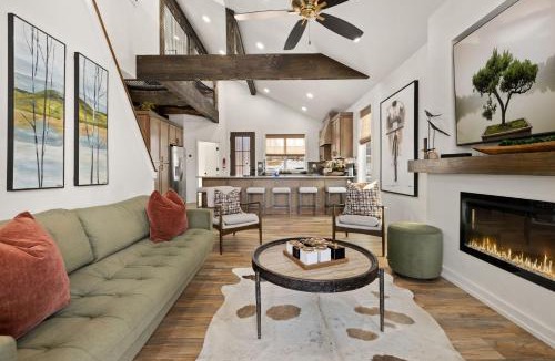Bentonville House | Above The Trees-Hot Tub-On MTB Trail-Unique&Luxury