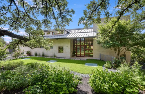 Tarrytown House | Above Waterfalls I Premier | Party Dock I Pool I Theater I Luxury I Services