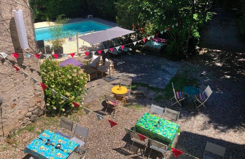 Aveze House | ABREUVOIR GENERAL