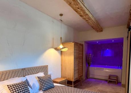 Saint-Gilles Bed & Breakfast | Abri Cosy - Suite Romantique en Camargue